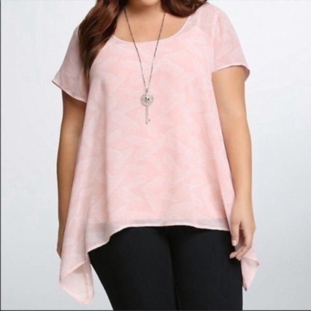 Torrid‎ Pink Feather Print Chiffon Sharkbite Sheer Top Plus Size 2x